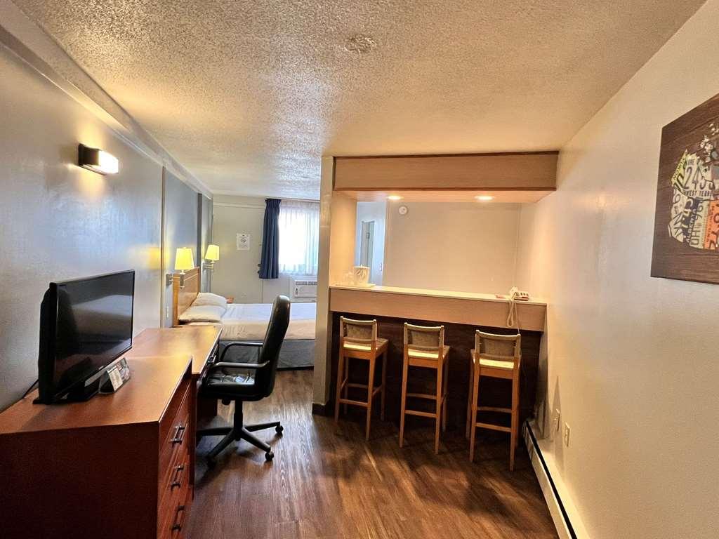 Econo Lodge Motel Village Калгари Номер фото