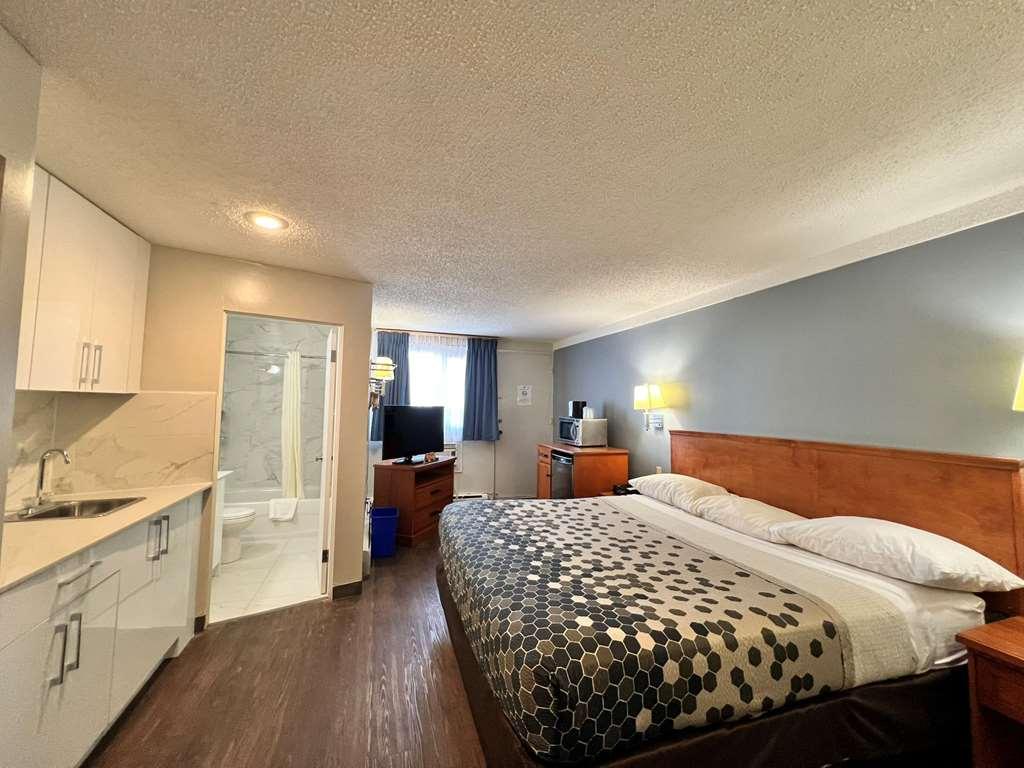 Econo Lodge Motel Village Калгари Номер фото