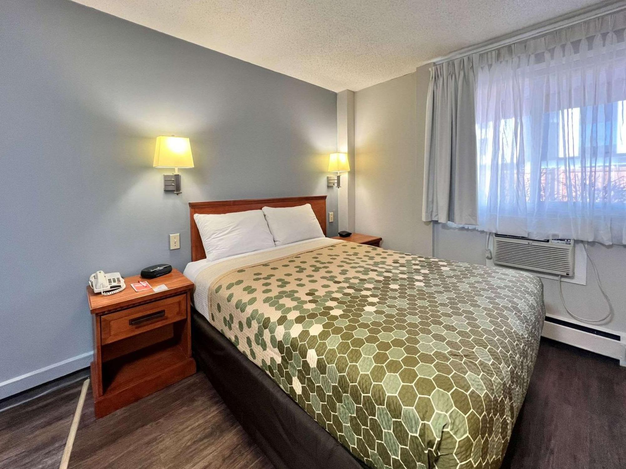 Econo Lodge Motel Village Калгари Экстерьер фото